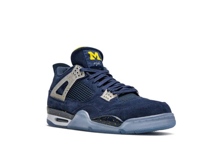 Air Jordan 4 PE