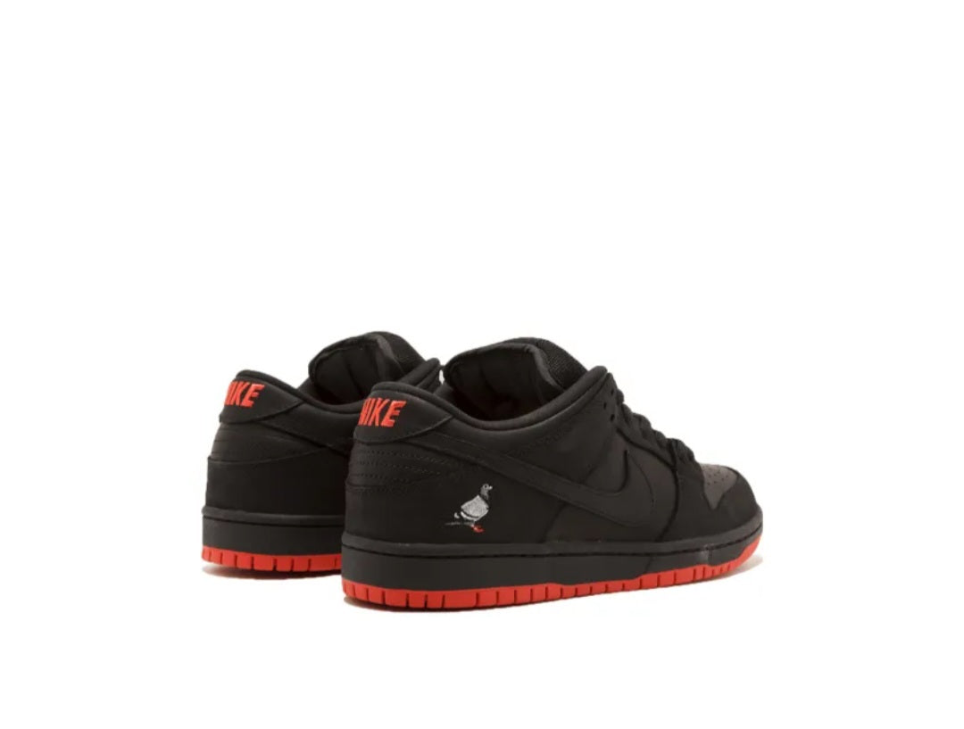 Nike SB Dunk Low TRD QS "Black Pigeon" sneakers