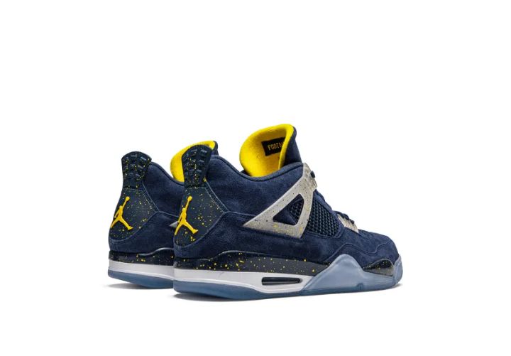 Air Jordan 4 PE