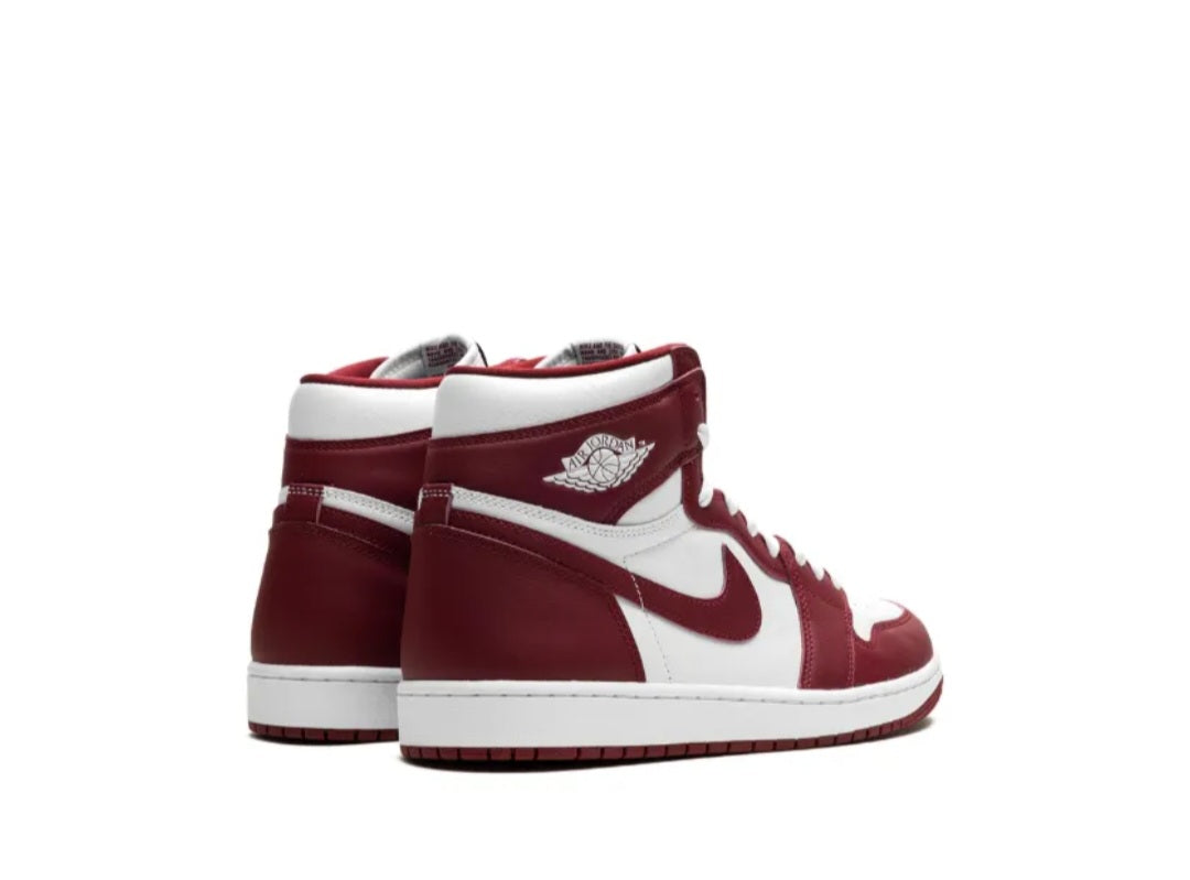 Air Jordan 1 Retro High OG "Team Red" sneakers